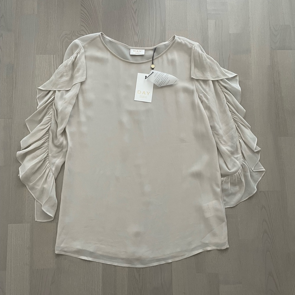 DAY by Birger Et Mikkelsen Classy Gauzy Sheer Taupe /Tan / Nude Blouse w Ruffles
